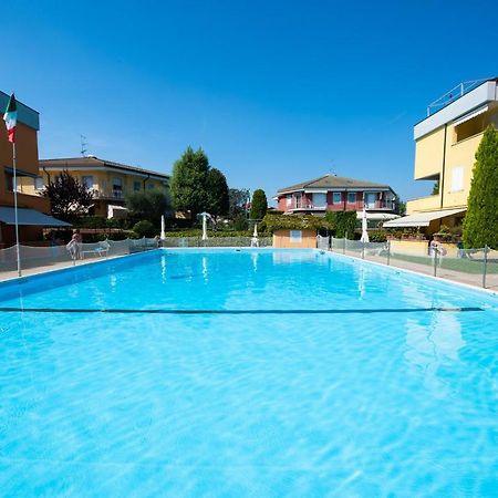 Appartamento Garden Ville Sirmione Buitenkant foto