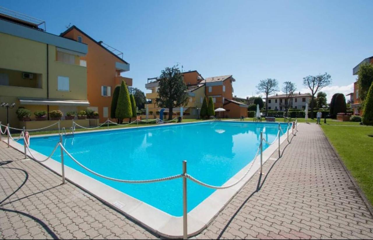 Appartamento Garden Ville Sirmione Buitenkant foto